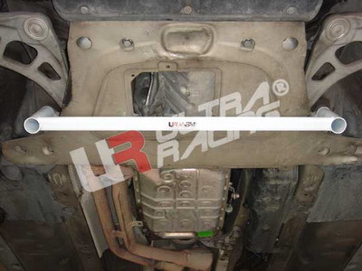 Bară de rigidizare între amortizoare inferioară față ULTRA RACING BMW Seria 3 E46 325 328 320 - U-211278 - UR-LA2-510 - 3661768648490
