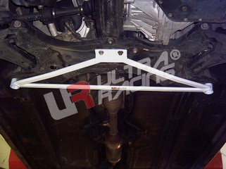 Bară de rigidizare între amortizoare inferioară față cu 3 puncte de fixare ULTRA RACING pentru Toyota Celica T23 din 2000 încoac - U-211296 - UR-LA3-153 - 3661768648650