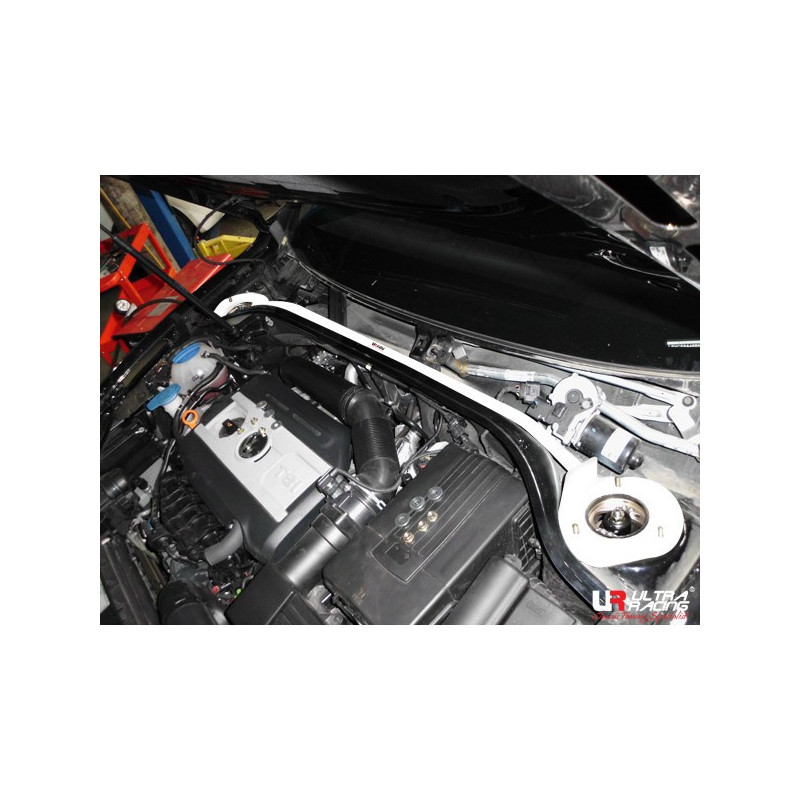 Bară de rigidizare între amortizoare superioară față cu 2 puncte de fixare ULTRA RACING pentru VW Beetle A5 11+ 1.4 - U-221518 - UR-TW2-1858 - 3661768668207