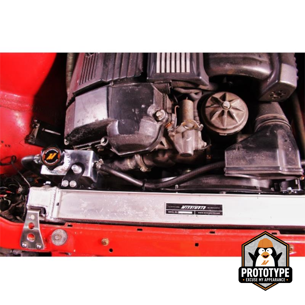 Rezervor de expansiune din aluminiu Mishimoto pentru BMW E36 cu 6 cilindri, inclusiv modelul M3 (1992-1999) - MIM-RT-E36-92E.N - MMRT-E36-92EBK
