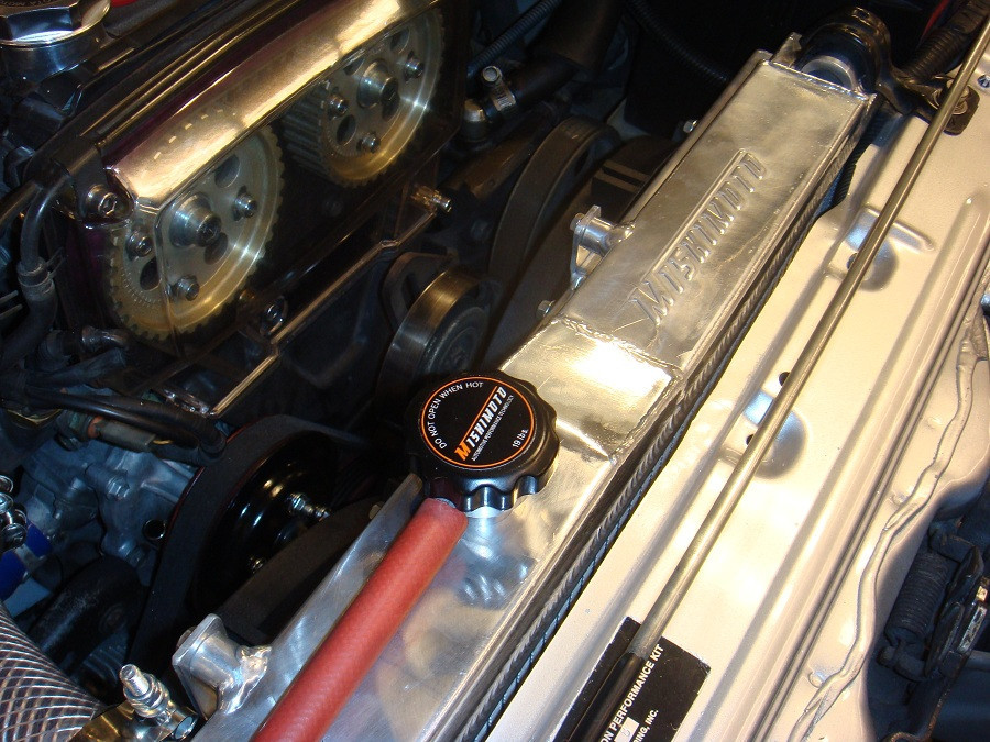 Radiateur d'eau Alu MISHIMOTO Toyota Corolla AE86 (1983-1987) - MIM-RAD-AE86-83 - MMRAD-AE86-83 - 3666618727400