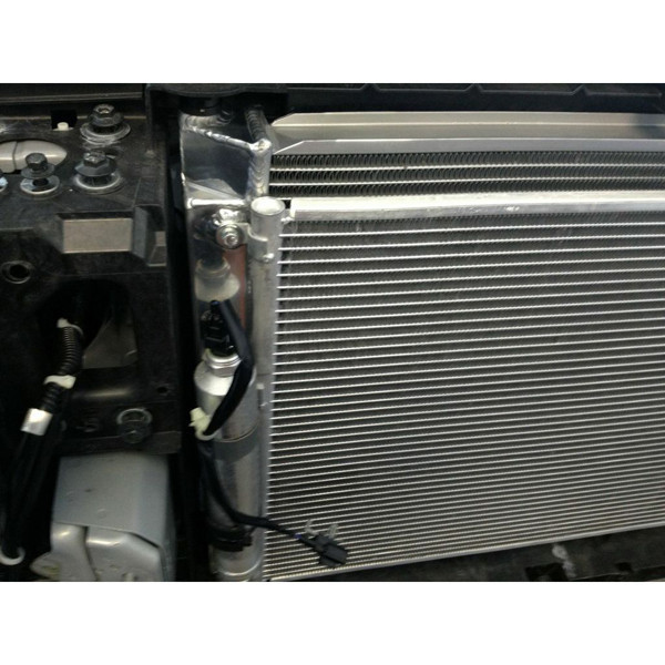 Alu waterkoeler MISHIMOTO Nissan 370Z (2009-2020) - MIM-RAD-370Z-09 - MMRAD-370Z-09 - 3666618727424