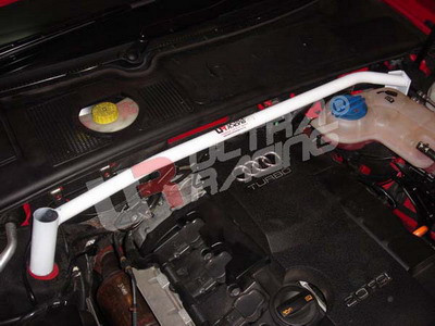 ULTRA RACING 2-punts anti-slingerstang voor (boven) voor Audi A4 04-07 FSI - U-211594-X - UR-TW2-360 - 3666618705057