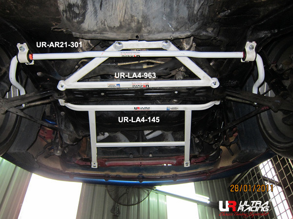 Barre stabilisatrice anti-roulis ULTRA RACING avant Toyota MR2 SW20 21mm - U-219583-X - UR-AF21-301 - 3666618663562