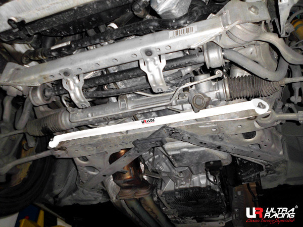 ULTRA RACING onderste voorste stabilisatorstang BMW 3-serie E92 06+ 3.5 - U-219667-X - UR-LA2-1503 - 3666618710419