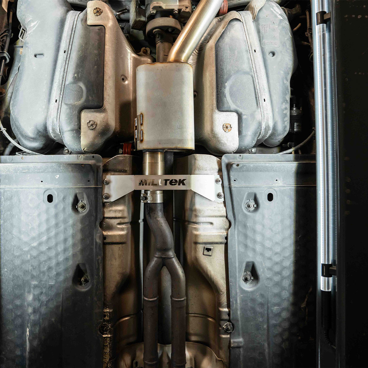 Catback Milltek V2 Volkswagen Golf 5 R32 met klep - GT 100MM gepolijste roestvrijstalen uitlaat SSXVW780 - MLK-SSXVW780 - SSXVW780